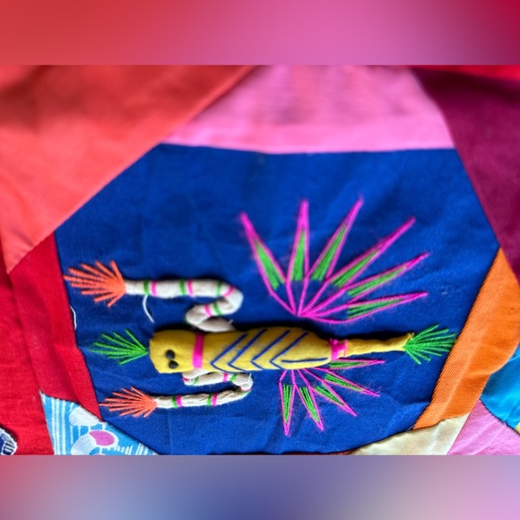 embroidered dragon design patchwork vest size Medium year of the dragon - Picture 9 of 10